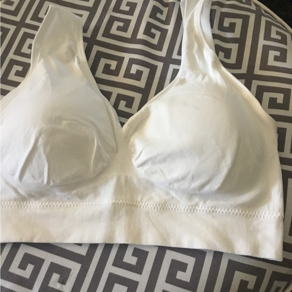 Women's White Intimate Bra ~ size 3XL ~ slightly padded ~ new